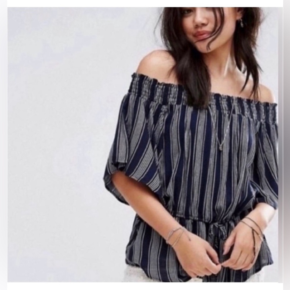 BNWOT Abercrombie & Fitch White with Blue Stripes Off the Shoulder Top. Size XS